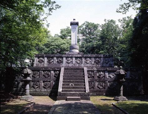 土饅頭 墓|(国指定)加賀藩主前田家墓所